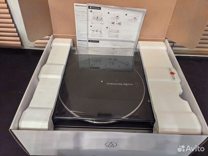 Виниловый проигрыватель Audio-Technica AT-LP60X