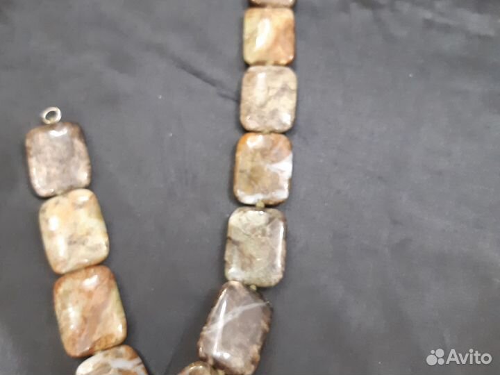Бусы из натуральных камней