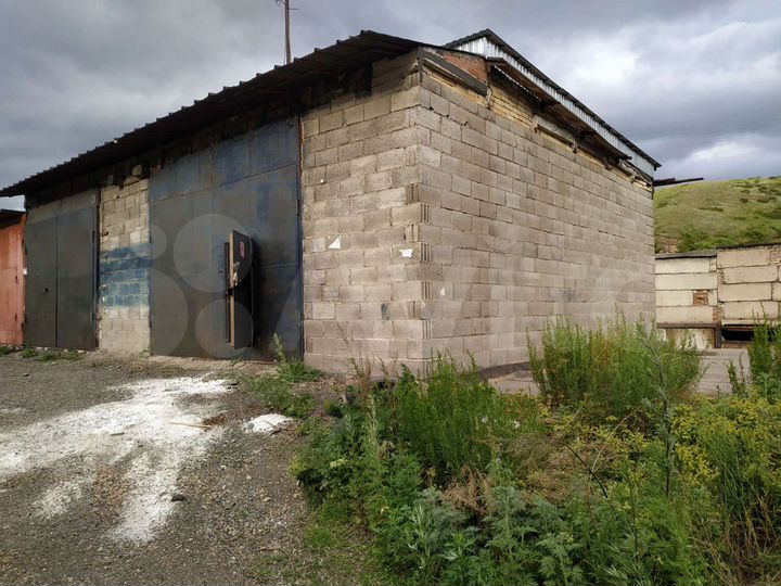 Гараж, > 30 м²