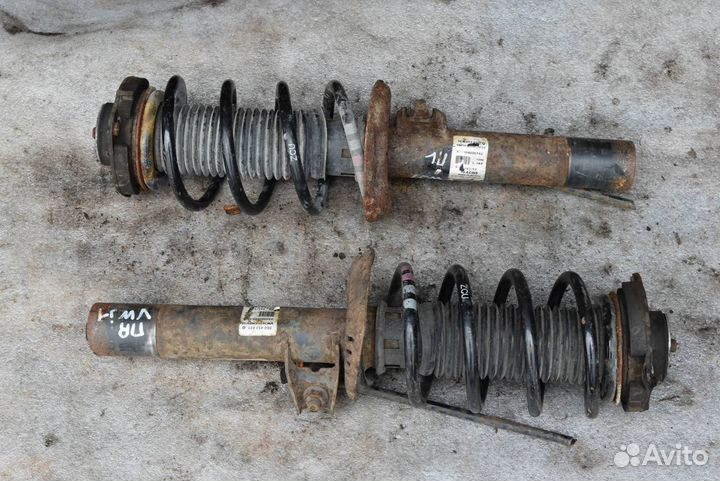 Амортизатор передний Volkswagen Jetta 6 2013