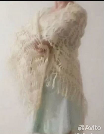 Шаль вязаная ажурная