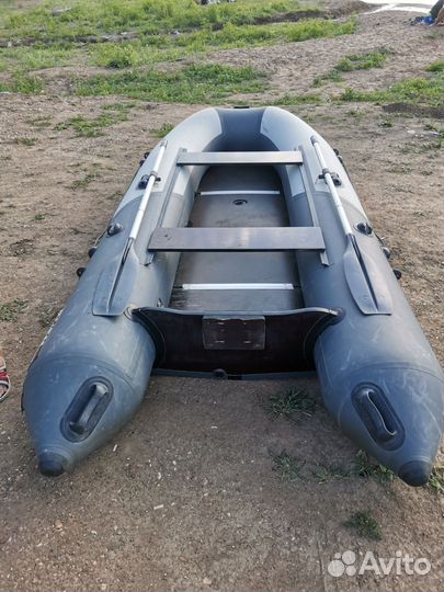 Лодка с мотором