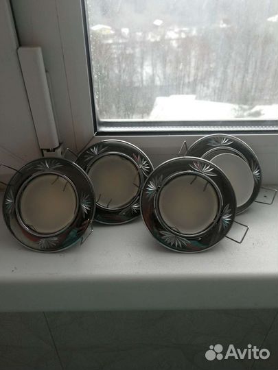 Встраиваемые светильники с лампочкой