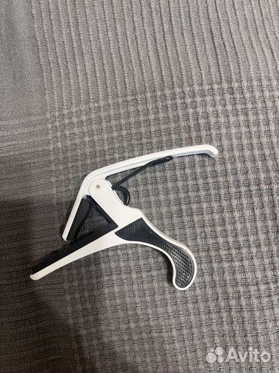 Каподастр для гитары