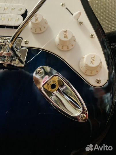 Электрогитара + Комбоусилитель (комплект)