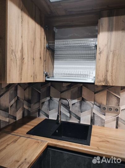 Кухня до потолка