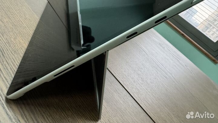 Microsoft surface pro 8 i5 8/512 Platinum