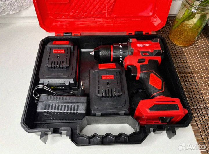 Шуруповерт (Абсолютно новый)