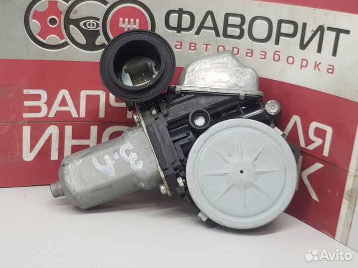 Моторчик стеклоподъемника задний левый