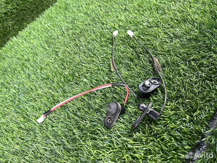 Концевик двери Toyota Granvia / Grand Hiace VCH16