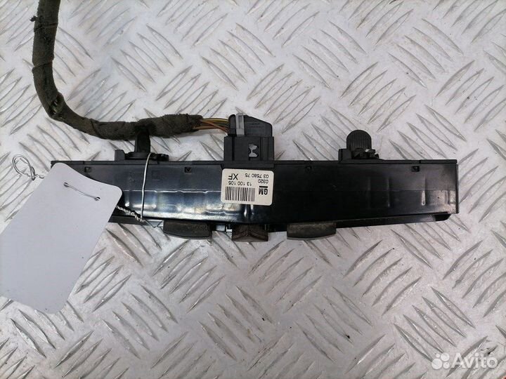 Блок кнопок для Opel Astra H 13129281