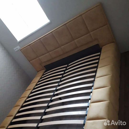 Кровать