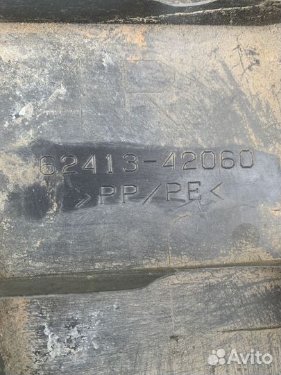 Обшивка стойки Toyota RAV4 IV (2012—2015)