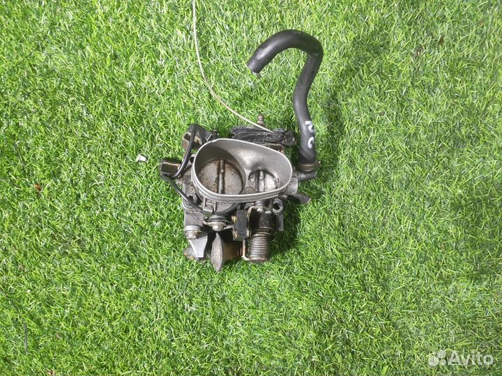 Дроссельная заслонка Audi 80 B4 2.3