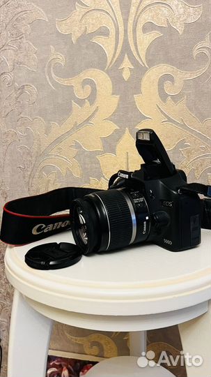 Зеркальный фотоаппарат Canon 500d со штативом