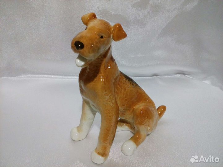 Фарфоровые статуэтки Собаки лфз. Без сколов,трещин