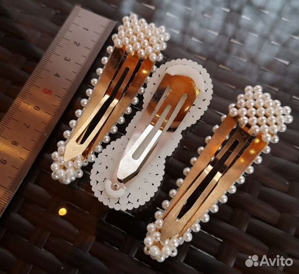 Набор из трех заколок пластик 