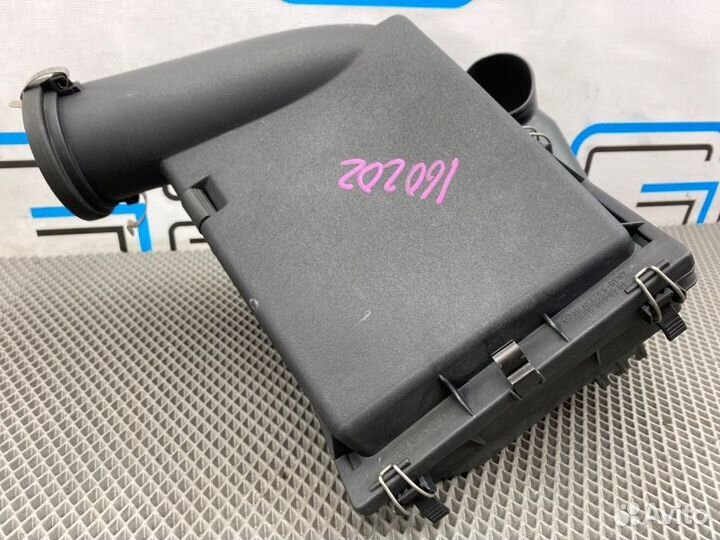 Корпус воздушного фильтра Mercedes-Benz C-Class