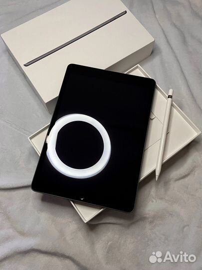 iPad 8 + Apple Pencil 1