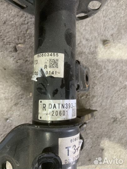 Амортизатор передний поавый Mazda CX-5 KF