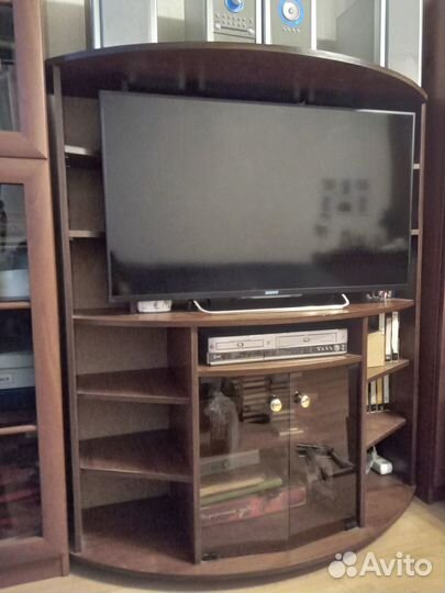 Тумба под аппаратуру