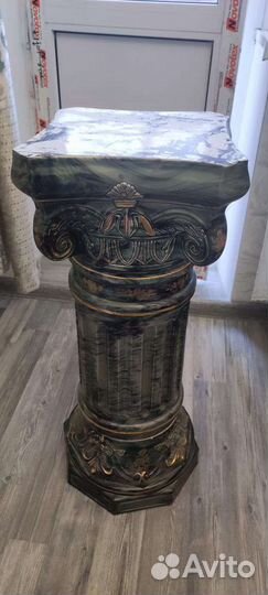 Керамическая подставка под вазу или цветы