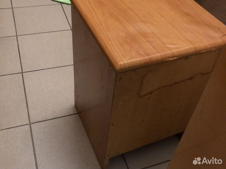 Тумбочка