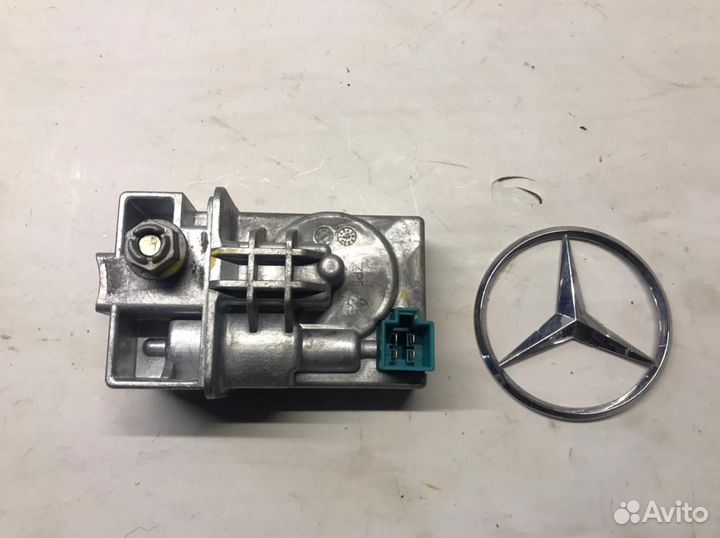 Защелка блокиратор рулевой колонки Mercedes C 204