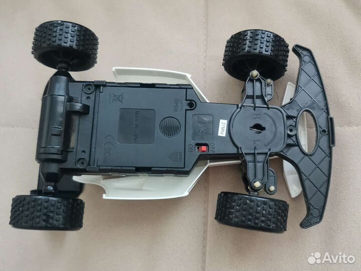 Машина Hot wheels