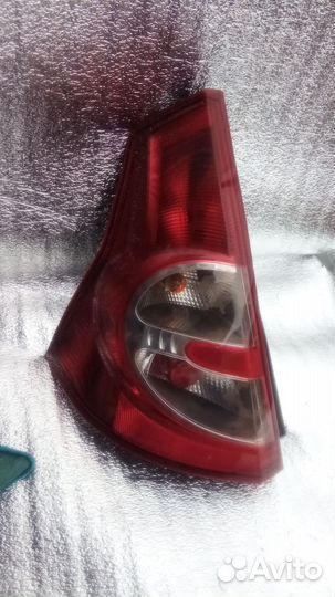 Фонарь задний левый Renault sandero 2