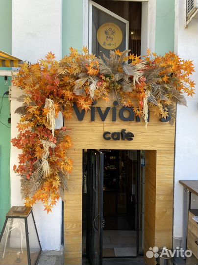 Украшение витрин, оформление витрин и фасадов