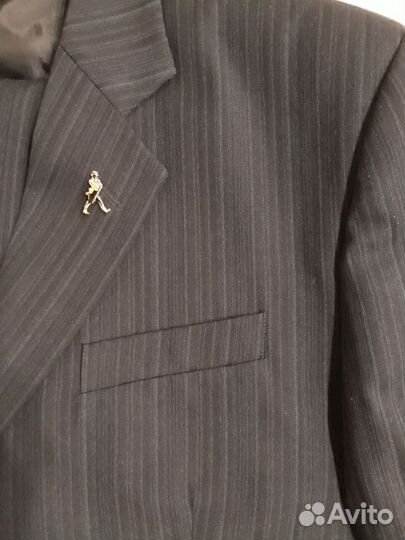 Значки Johnnie Walker и Русский Алкоголь