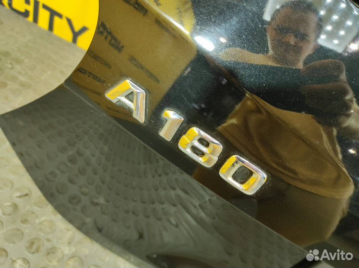 Крышка багажника Mercedes-Benz A-Class