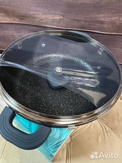 Кастрюля сотейник новая