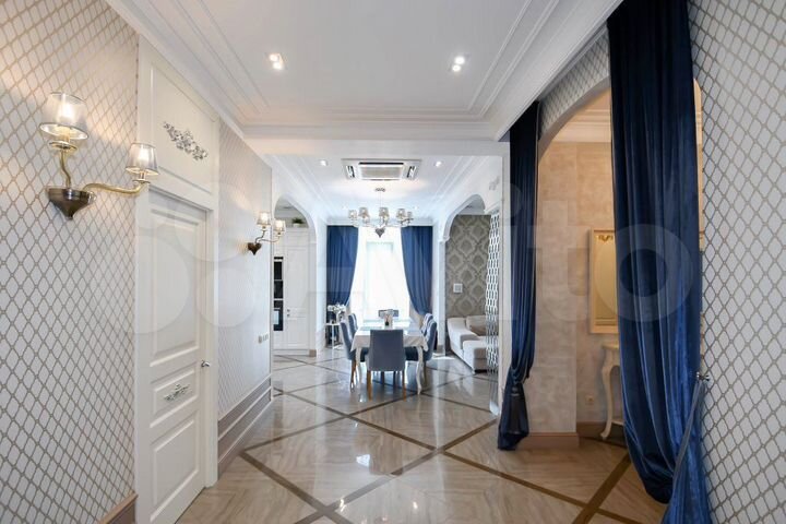 Коттедж 383,6 м² на участке 18,4 сот.