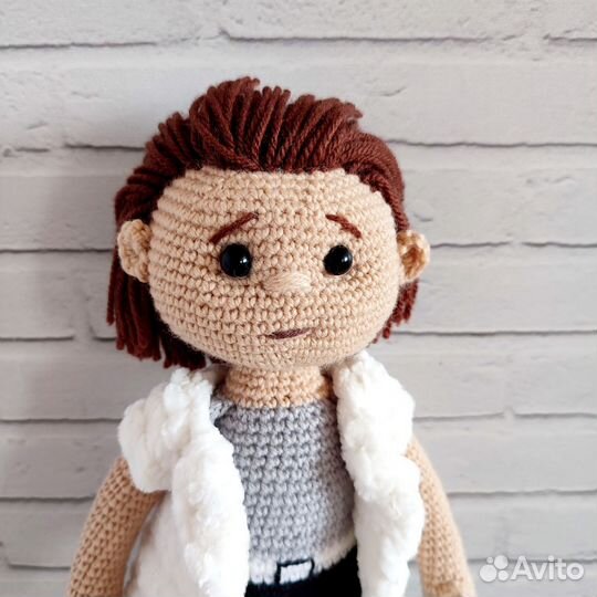 Вязаная кукла ручной работы. Игрушка