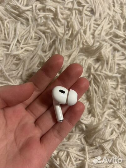 Кейс с левым наушником airpods pro 2