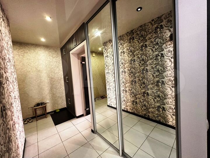 2-к. квартира, 61 м², 2/9 эт.