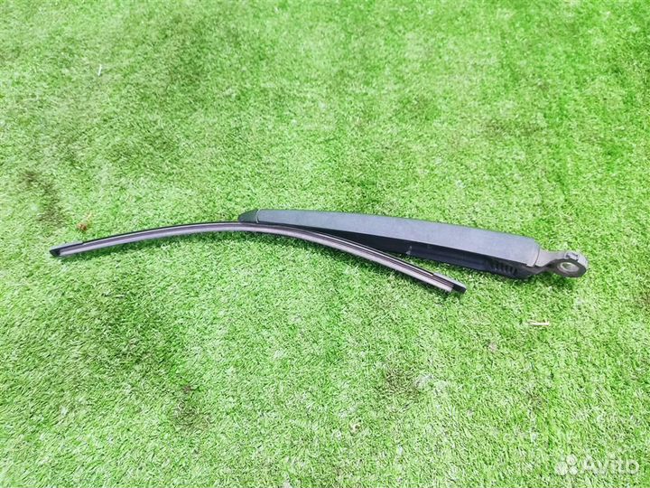 Поводок стеклоочистителя задний volkswagen Golf P