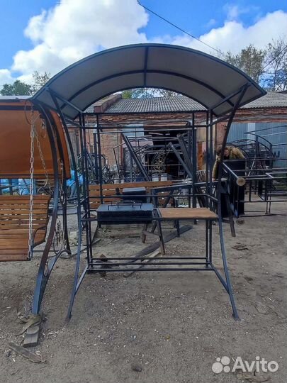Мангал под крышей+ стол
