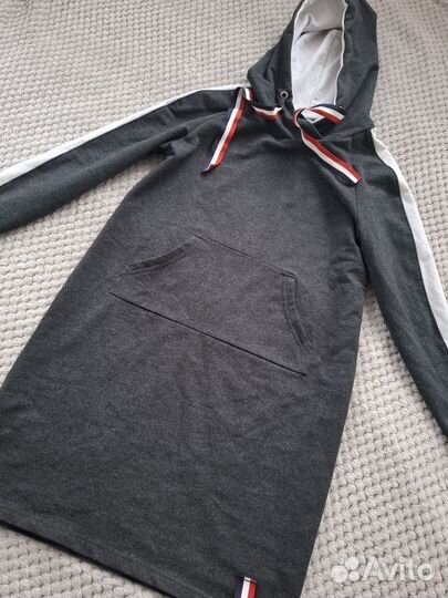 Платье женское в спортивном стиле