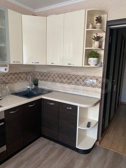 2-к. квартира, 54 м², 4/10 эт.