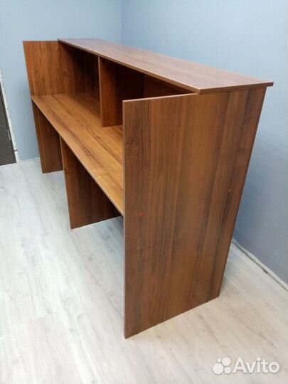 Стойка ресепшн, новая