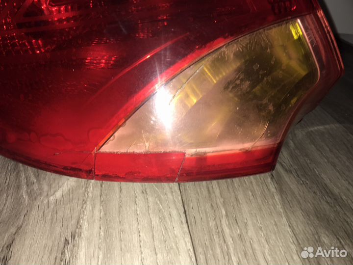 Задний левый стоп на kia ceed2 хэтчбек