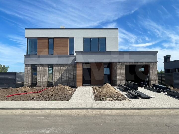 Дом 171,3 м² на участке 9,3 сот.