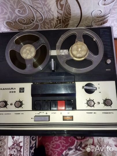 Катушечный магнитофон комета
