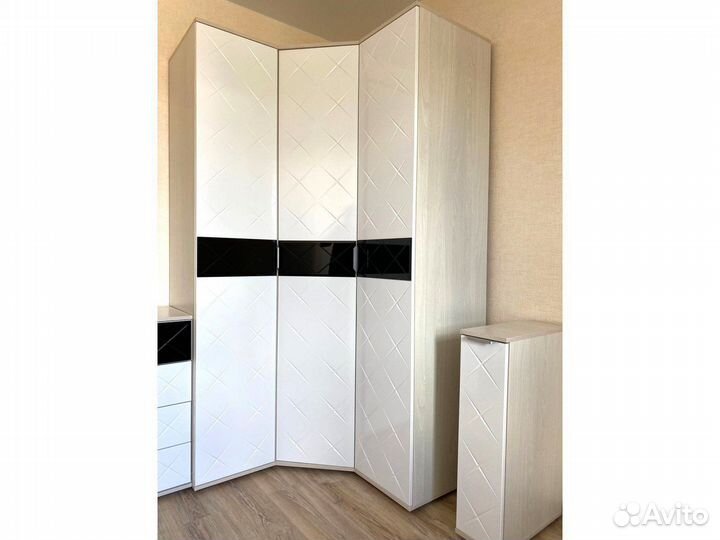 Шкаф