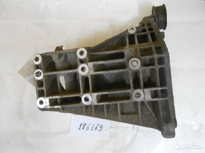 Кронштейн двигателя (Porsche Cayenne)