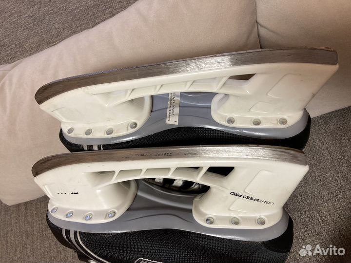 Хоккейные коньки bauer
