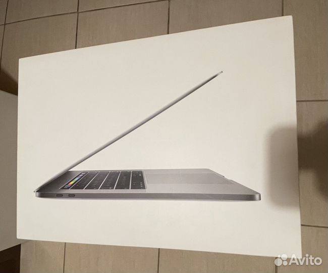 Macbook pro 15 2017 i7 16gb